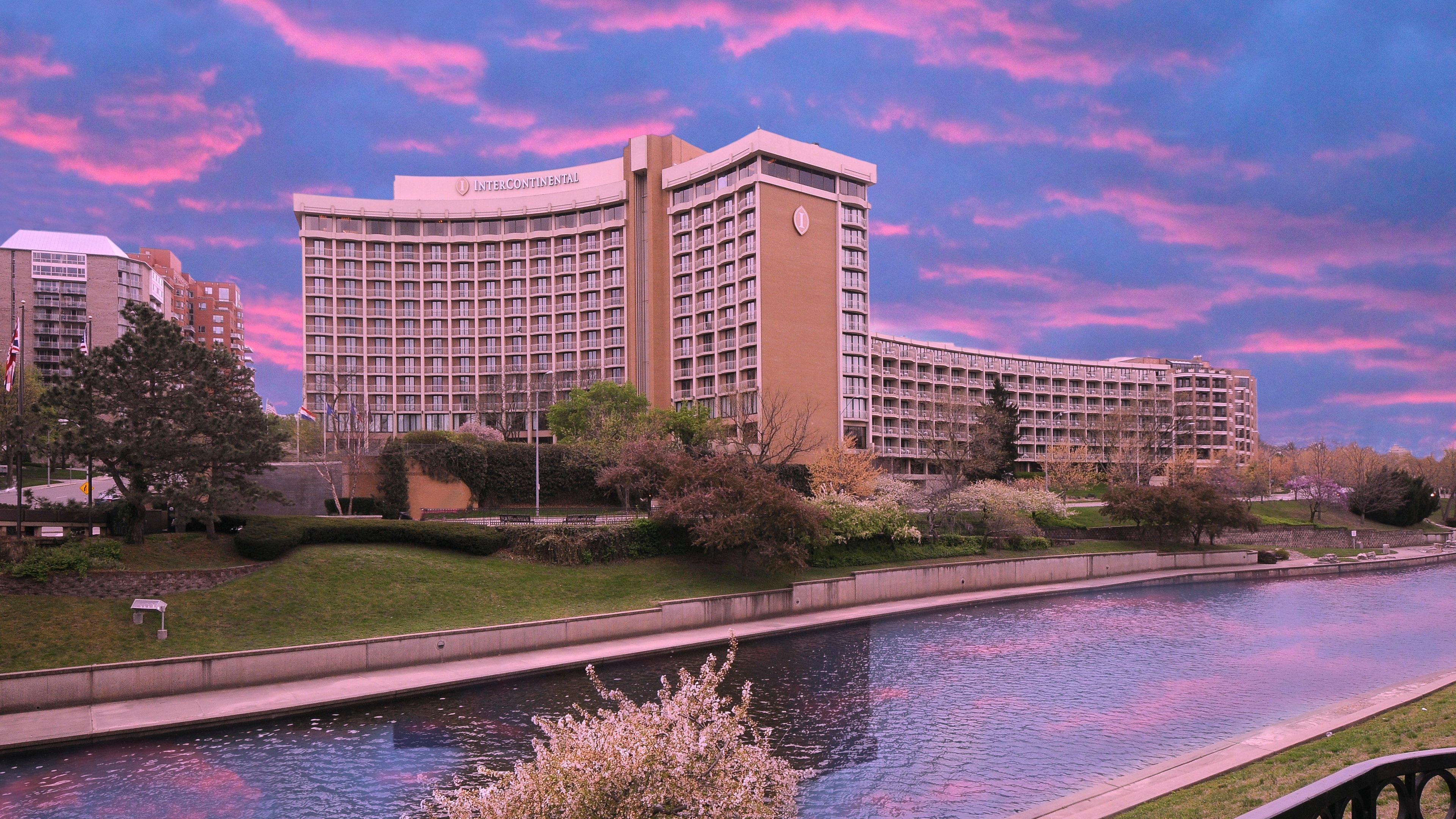 อินเตอร์คอนติเนนตัล แคนซัสซิตี้ แอท เดอะพลาซา Hotel ภายนอก รูปภาพ