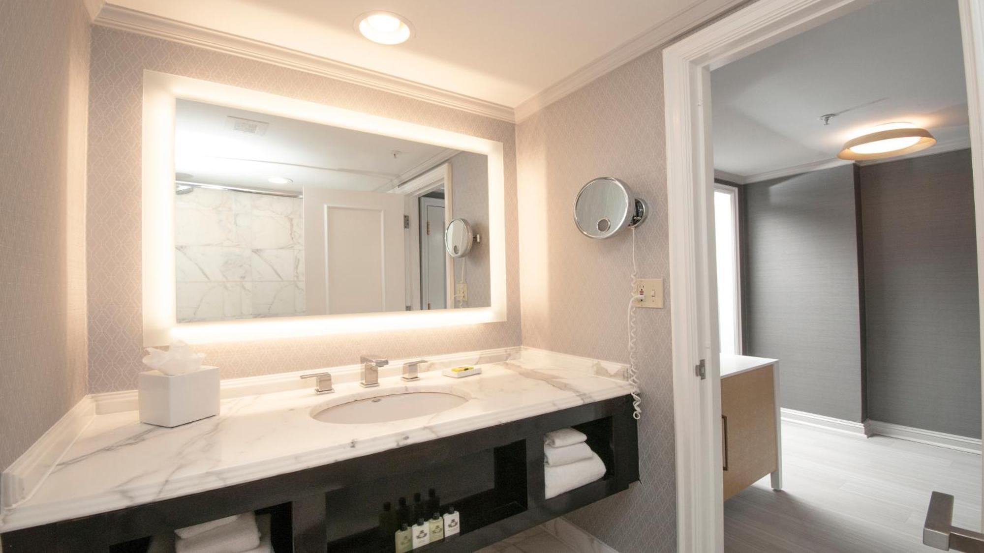 อินเตอร์คอนติเนนตัล แคนซัสซิตี้ แอท เดอะพลาซา Hotel ภายนอก รูปภาพ